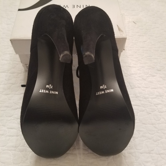 Nine West black suede Papoose peep toe heel - Picture 8 of 10